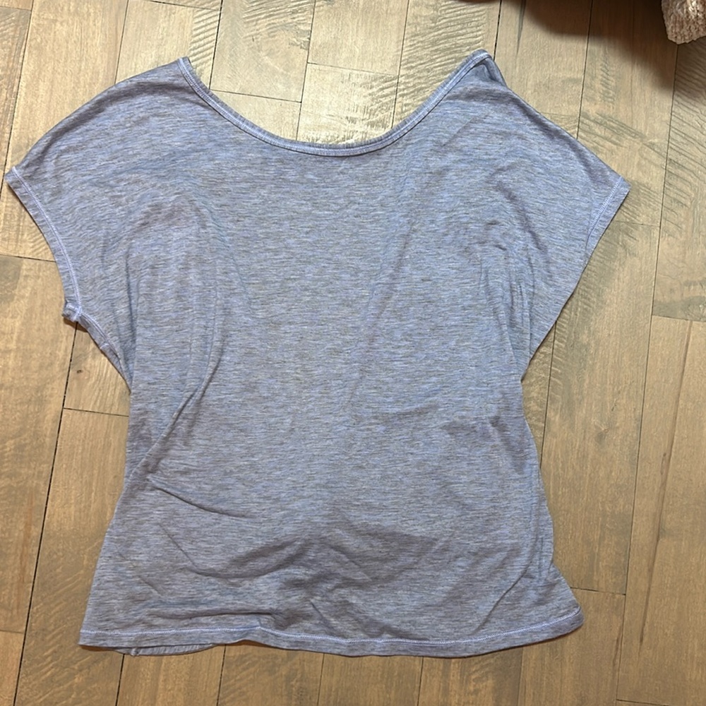 Lulu athletic top